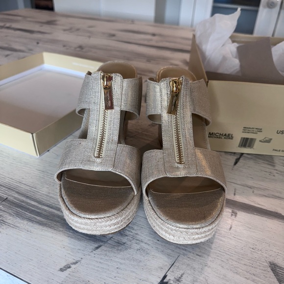 Michael Kors Beige Gold Sandals - Picture 1 of 5